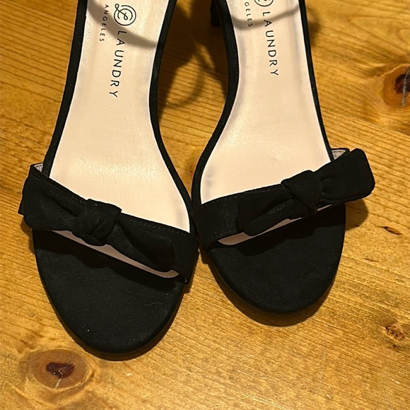 COPY - Chinese Laundry Black Shoes Heels with Bow and Ankle Strap - Picture 3 of 7